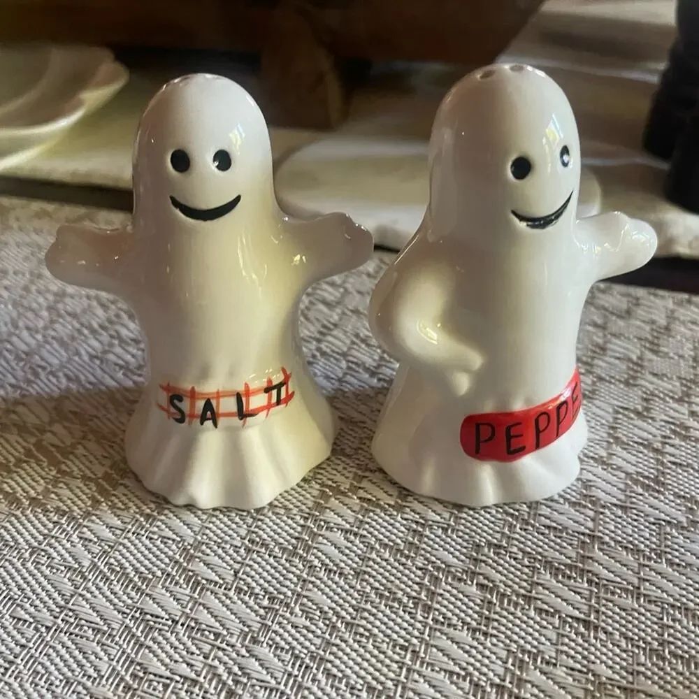 Hermitage Pottery Ghost Salt & Pepper shakers vintage 1995 Halloween